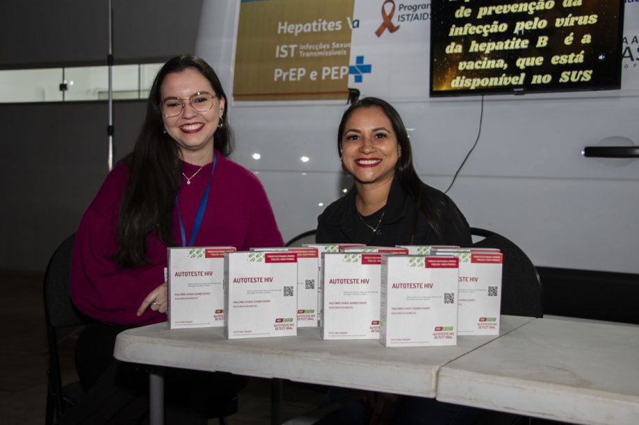 JULHO AMARELO – Saúde promoveu ação em alusão ao mês de luta contra a hepatites virais, na Feira Central