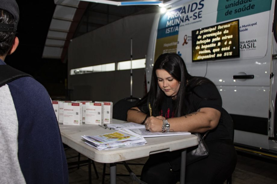 JULHO AMARELO – Saúde promoveu ação em alusão ao mês de luta contra a hepatites virais, na Feira Central