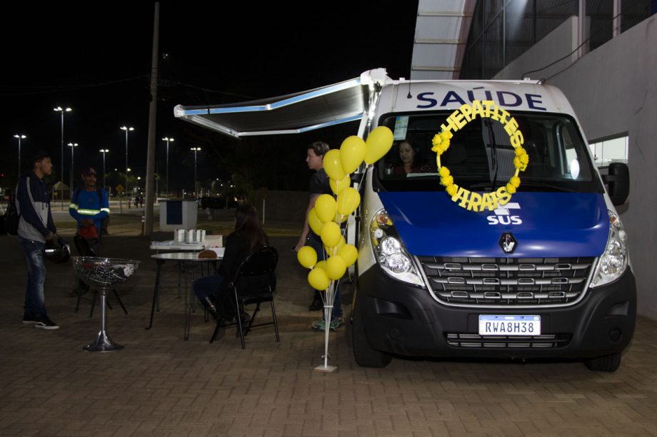 JULHO AMARELO – Saúde promoveu ação em alusão ao mês de luta contra a hepatites virais, na Feira Central