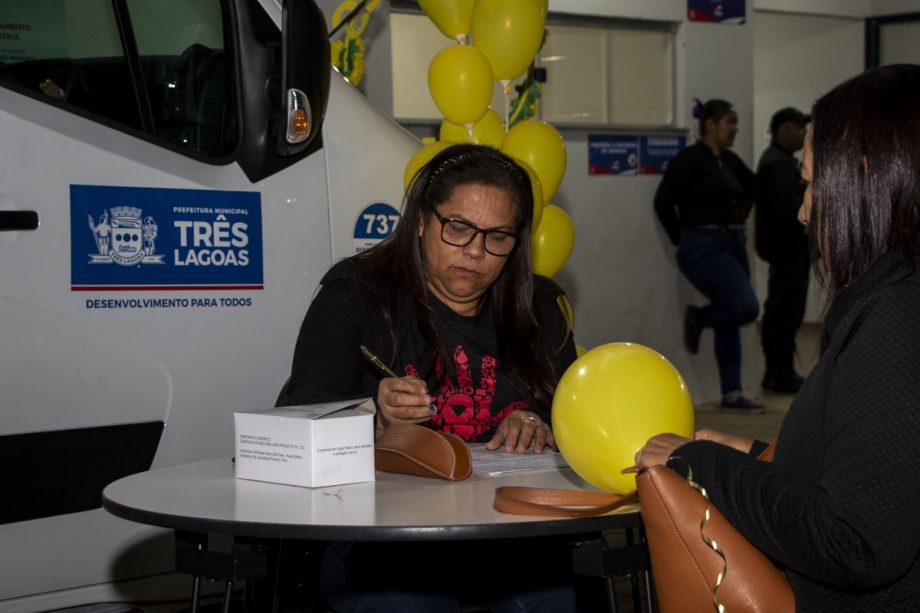 JULHO AMARELO – Saúde promoveu ação em alusão ao mês de luta contra a hepatites virais, na Feira Central