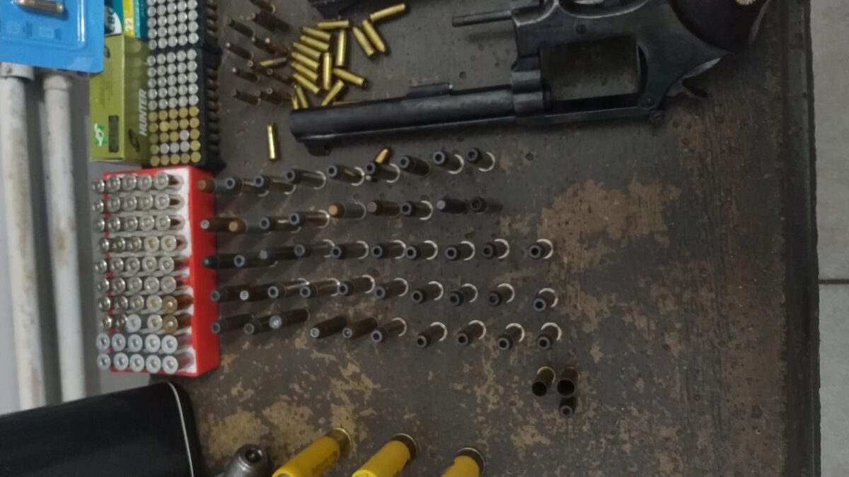 Polícia Militar apreende armas de fogo e munições após atender briga de casal em Três Lagoas