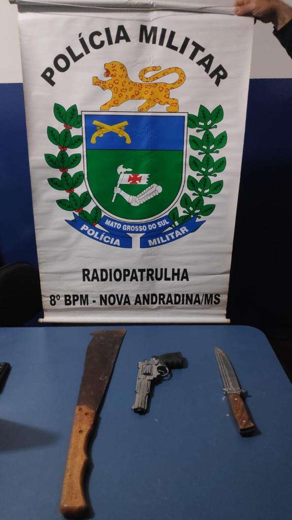 Polícia Militar prende jovem por porte de arma, ameaça e desacato em Nova Andradina