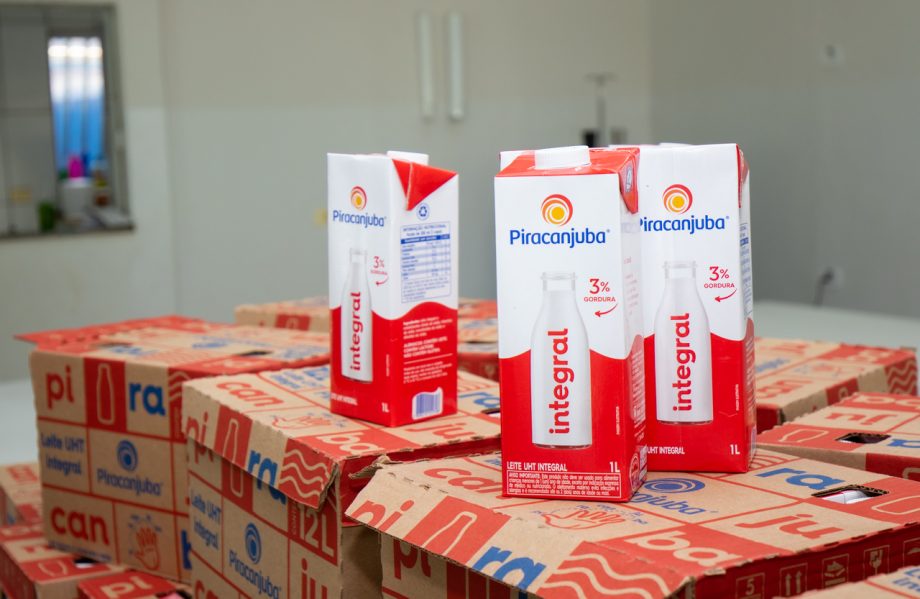 Em parceria com Associação Atlética Soberana de Medicina da UFMS, SEDECT entrega mais de 600 litros de leite ao Projeto “A Candeia”