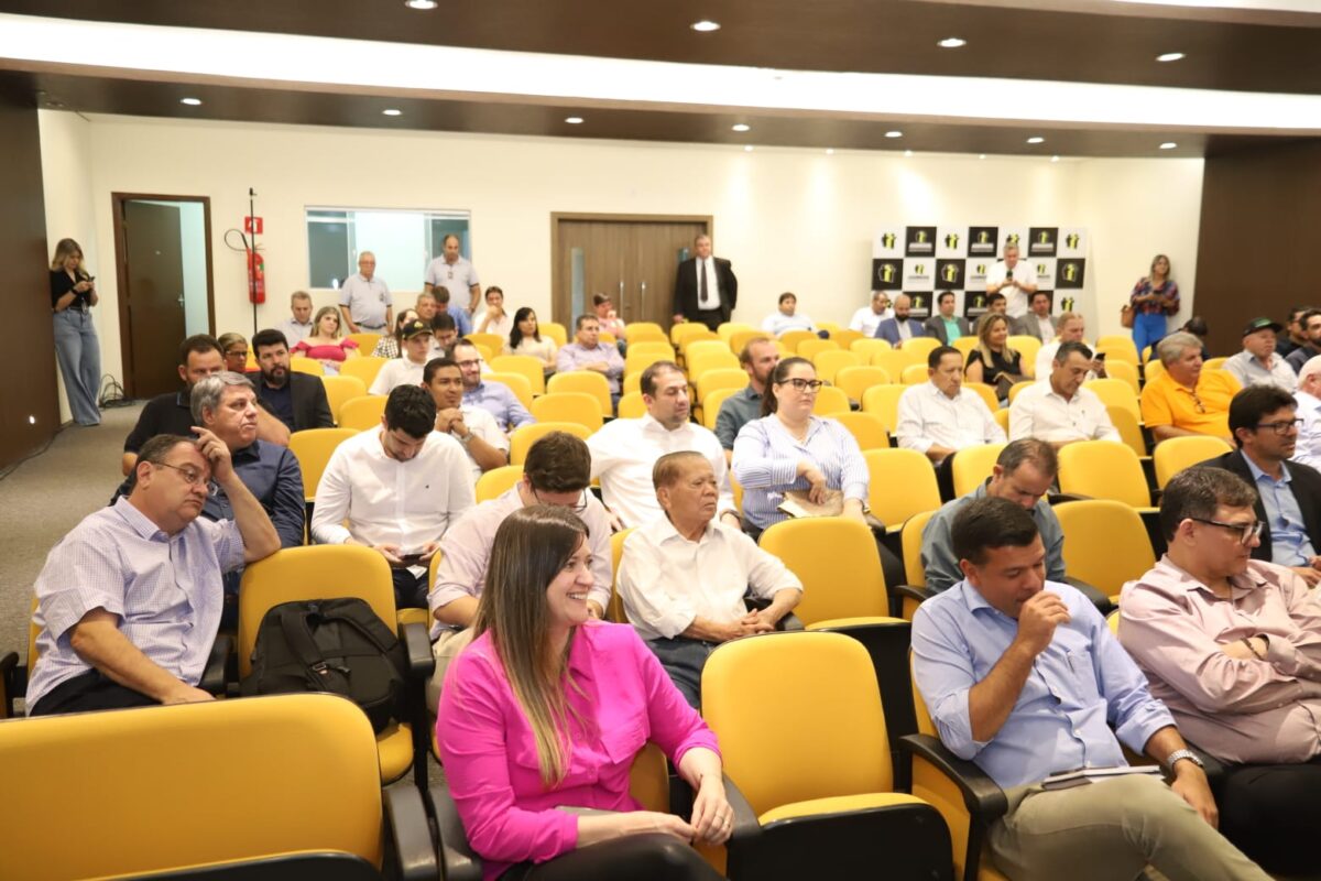 Em Campo Grande, prefeito de Bataguassu participa de Assembleia Geral da Assomasul