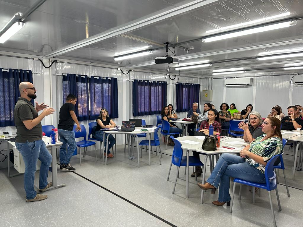 Novos gestores escolares passam por formações na Rede Municipal de Ensino em Ribas