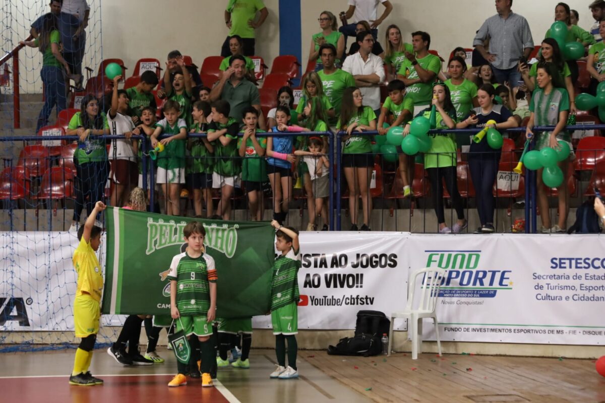 Equipes de MS avançam na Taça Brasil Sub-8 de futsal e se enfrentam nesta quinta-feira