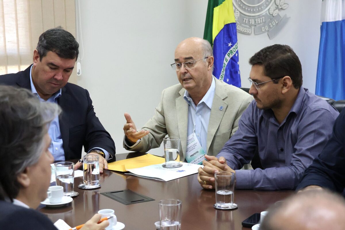 Governo de MS discute soluções para demandas da saúde apresentadas por prefeitos do interior