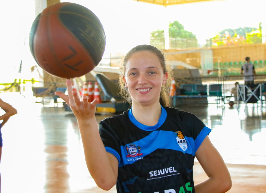 Atleta de basquetebol da SEJUVEL é convocada para integrar seleção MS nos Jogos Escolares Brasileiros 2023