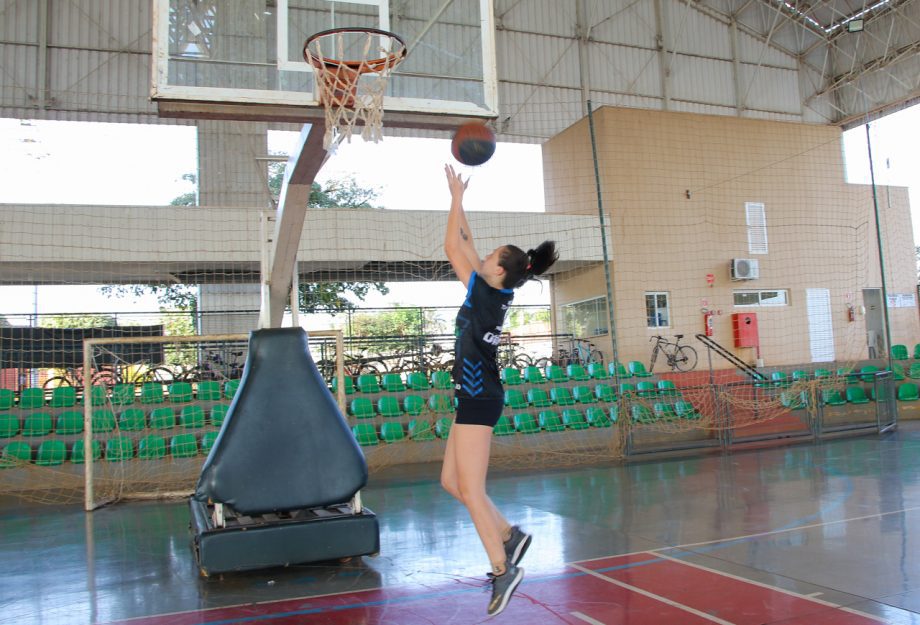 Atleta de basquetebol da SEJUVEL é convocada para integrar seleção MS nos Jogos Escolares Brasileiros 2023