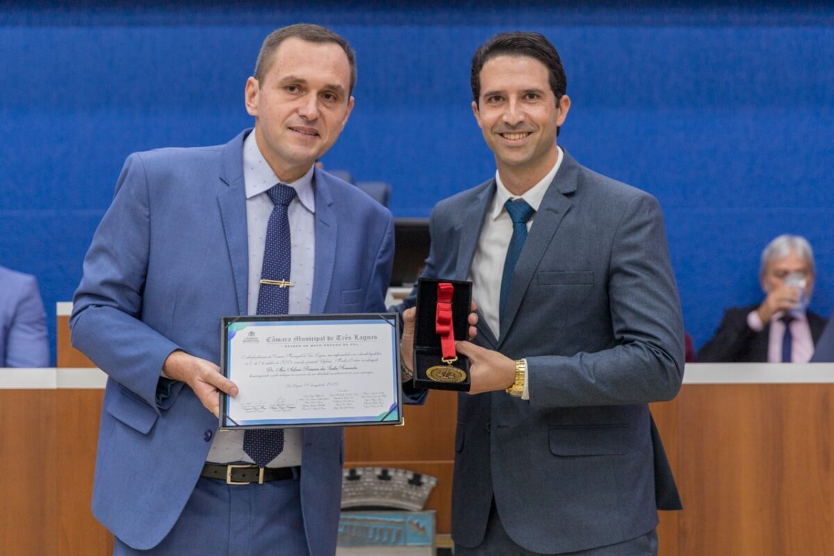 Vereadores entregam diploma e medalha “Mérito à Ordem”