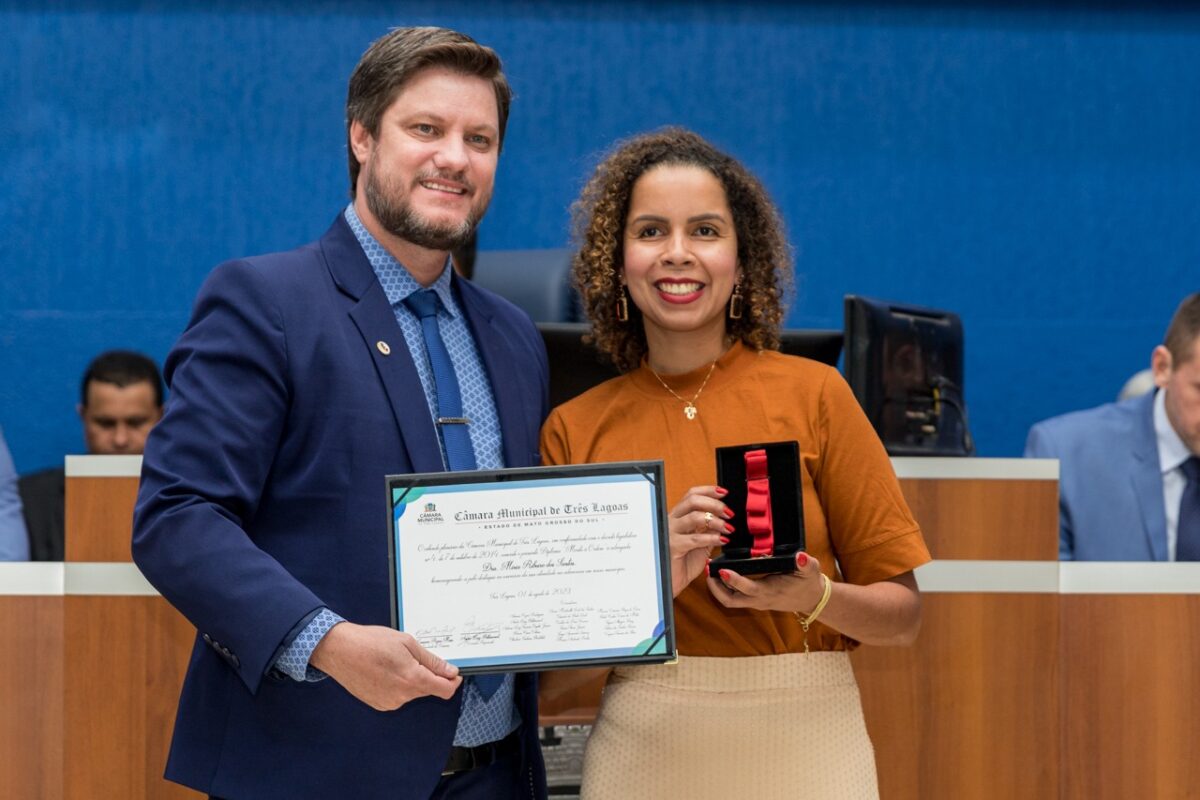 Vereadores entregam diploma e medalha “Mérito à Ordem”