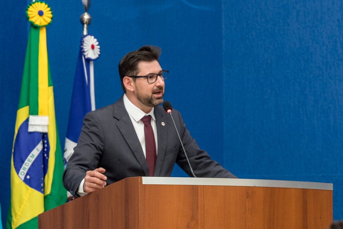 Vereadores entregam diploma e medalha “Mérito à Ordem”