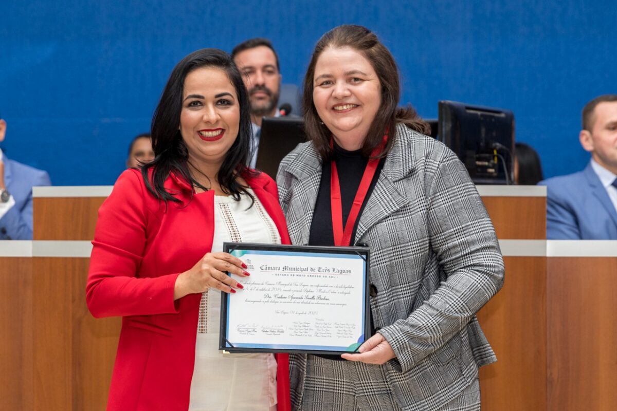 Vereadores entregam diploma e medalha “Mérito à Ordem”