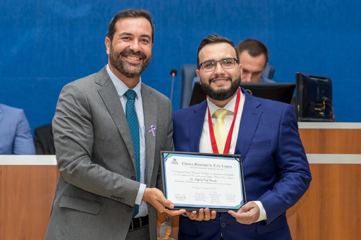 Vereadores entregam diploma e medalha “Mérito à Ordem”