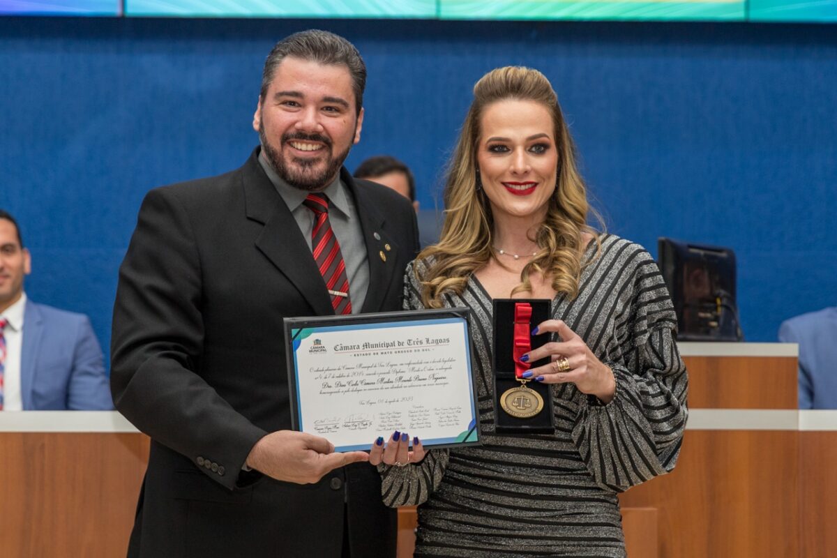 Vereadores entregam diploma e medalha “Mérito à Ordem”