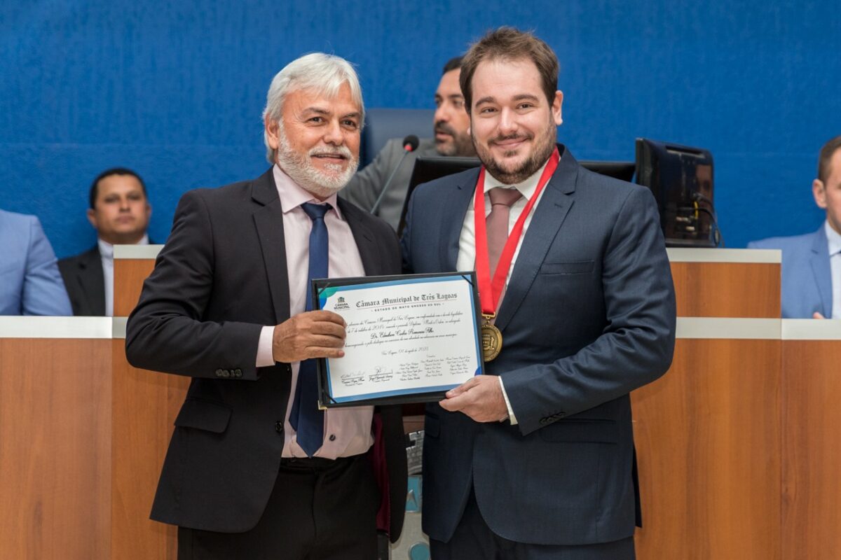 Vereadores entregam diploma e medalha “Mérito à Ordem”