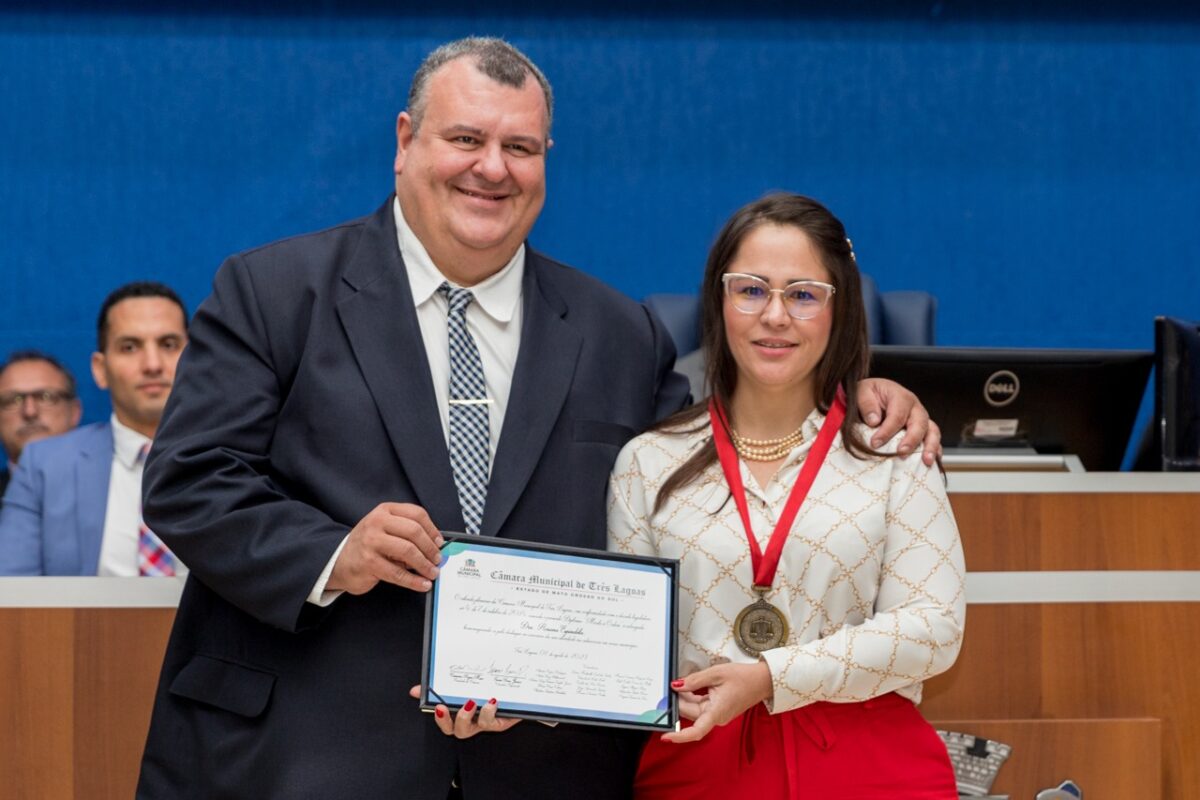 Vereadores entregam diploma e medalha “Mérito à Ordem”