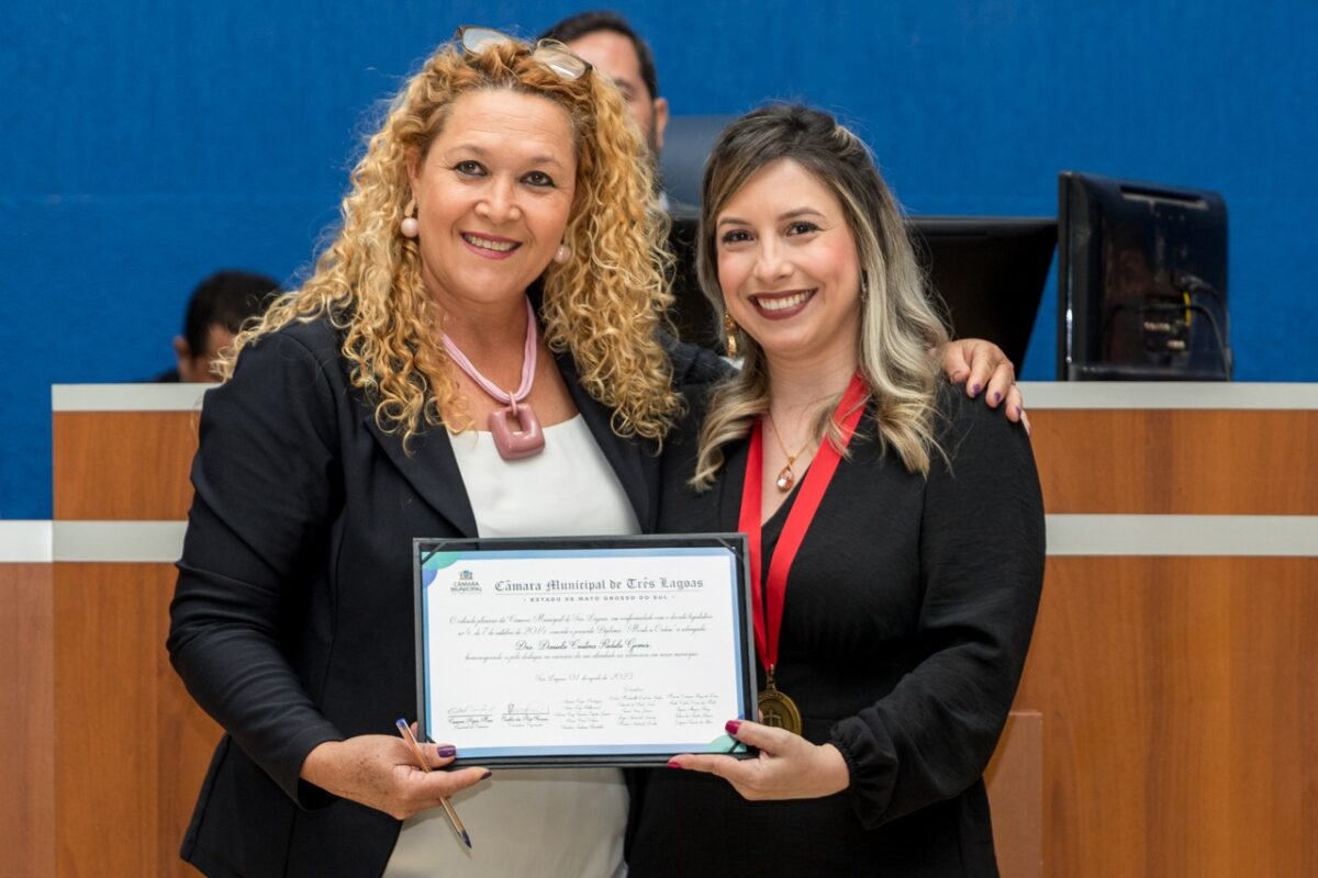 Vereadores entregam diploma e medalha “Mérito à Ordem”