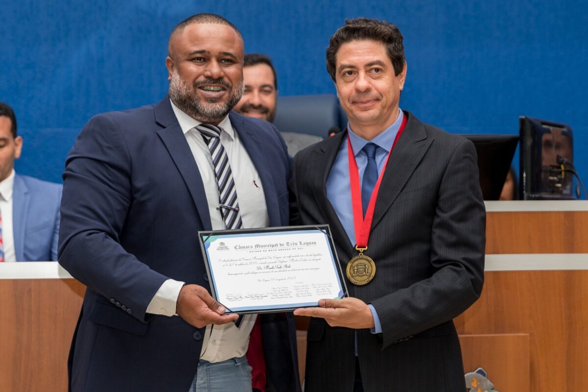 Vereadores entregam diploma e medalha “Mérito à Ordem”