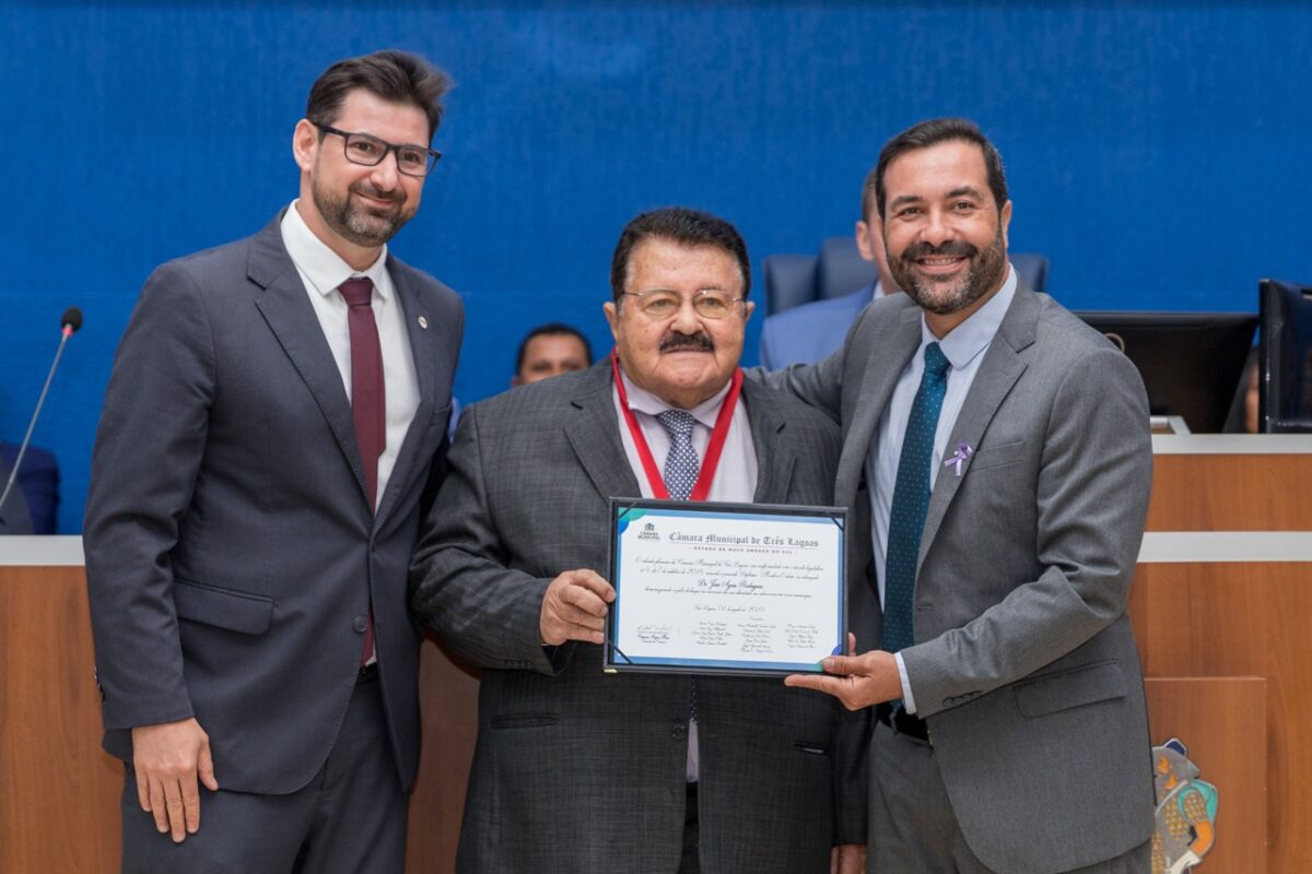 Vereadores entregam diploma e medalha “Mérito à Ordem”