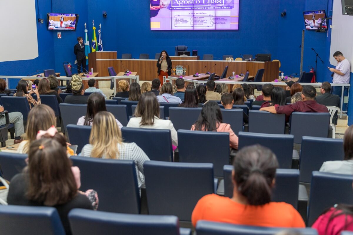 Solenidade oficializa a abertura do Agosto Lilás na Câmara