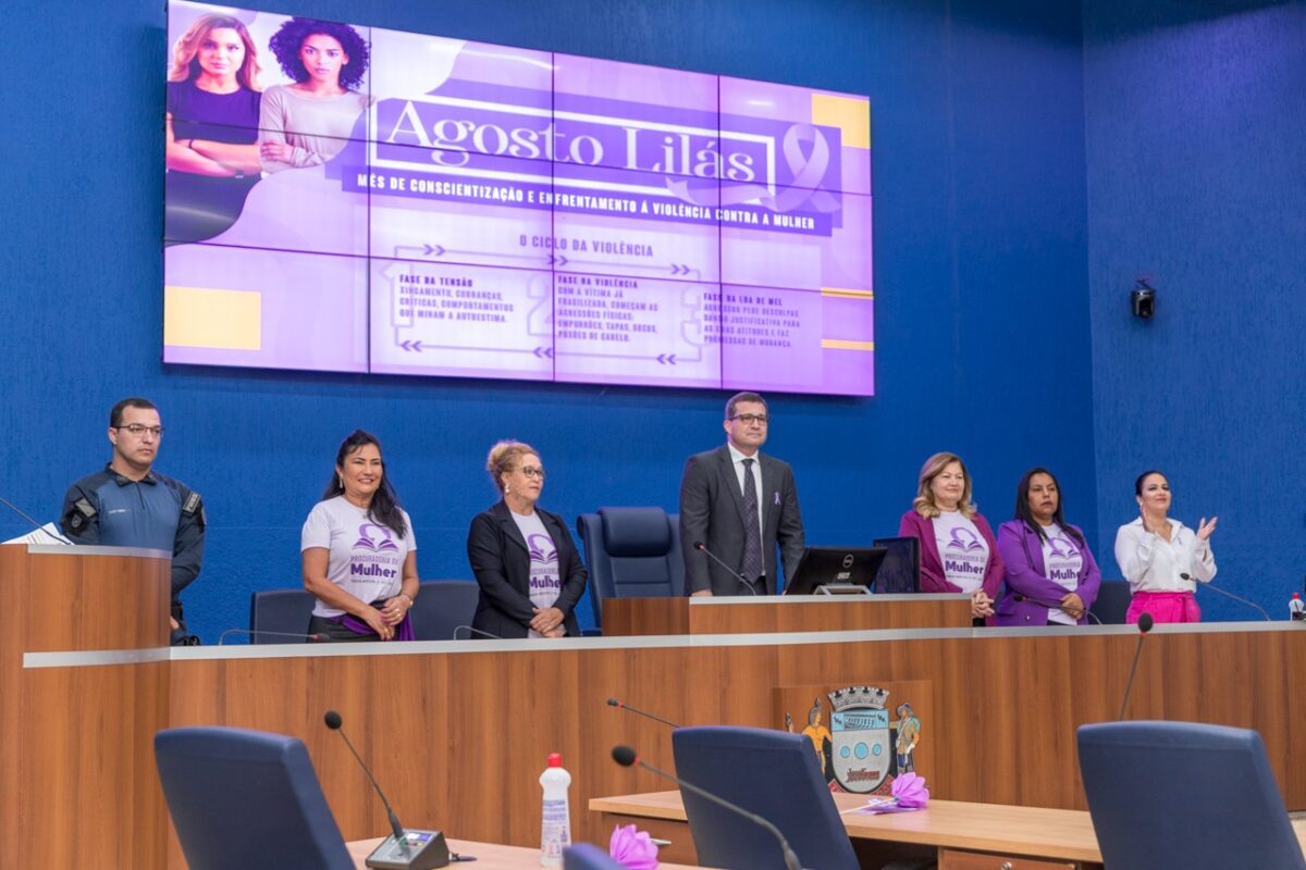 Solenidade oficializa a abertura do Agosto Lilás na Câmara