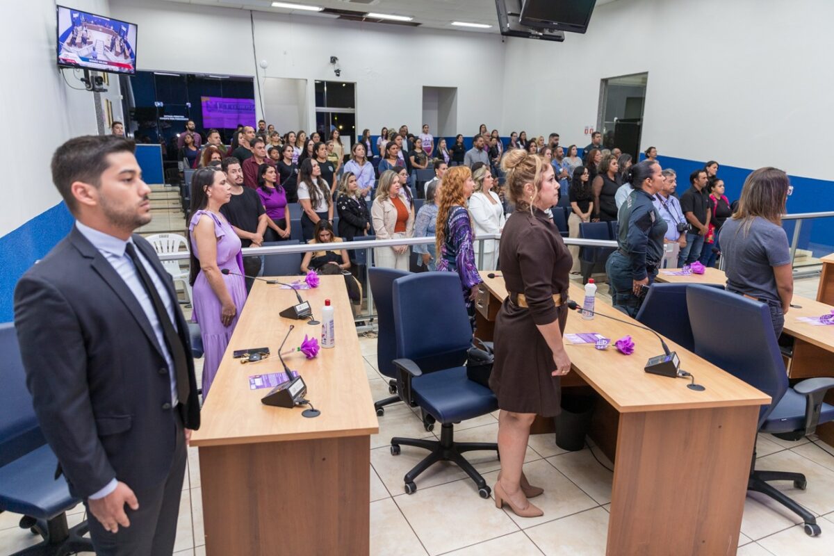 Solenidade oficializa a abertura do Agosto Lilás na Câmara