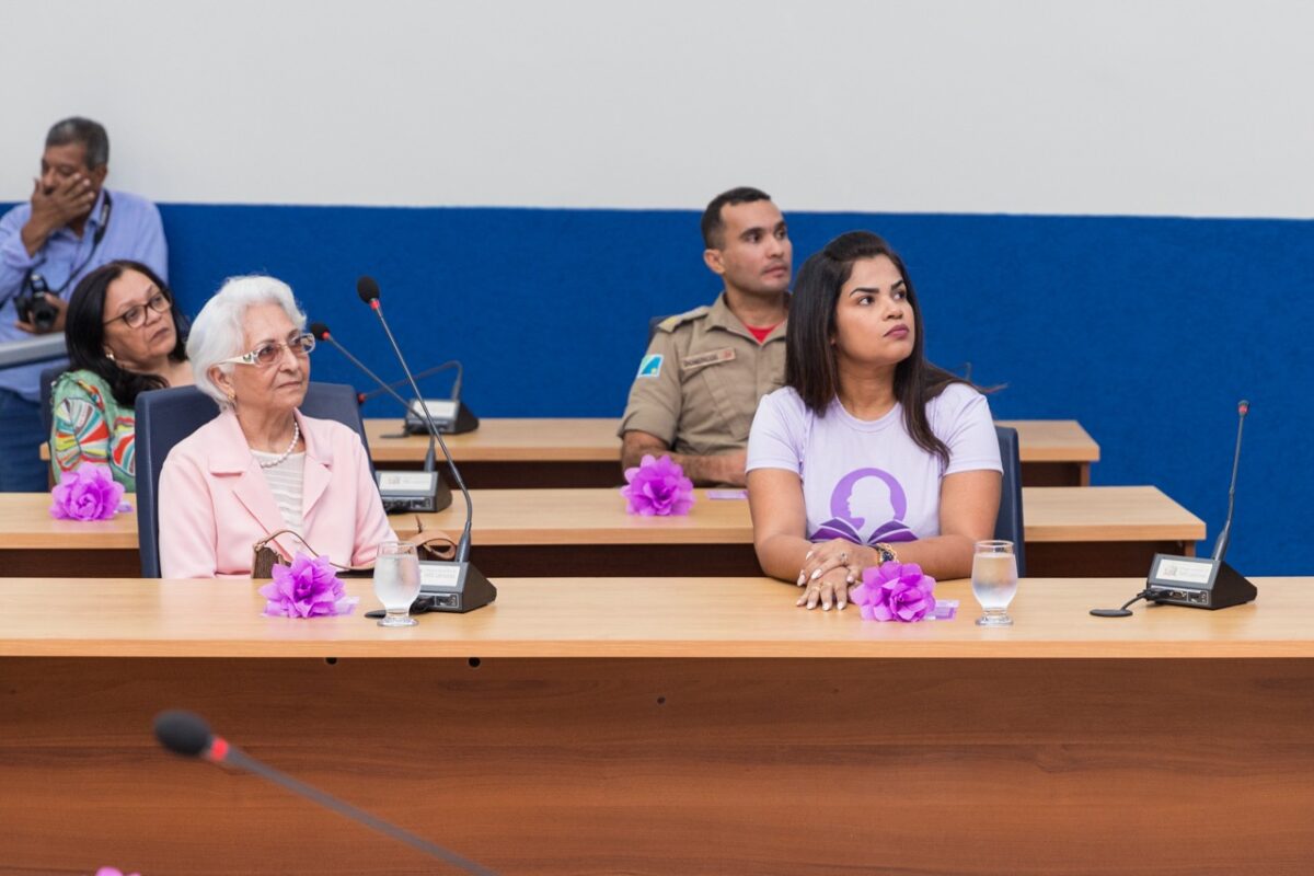 Solenidade oficializa a abertura do Agosto Lilás na Câmara