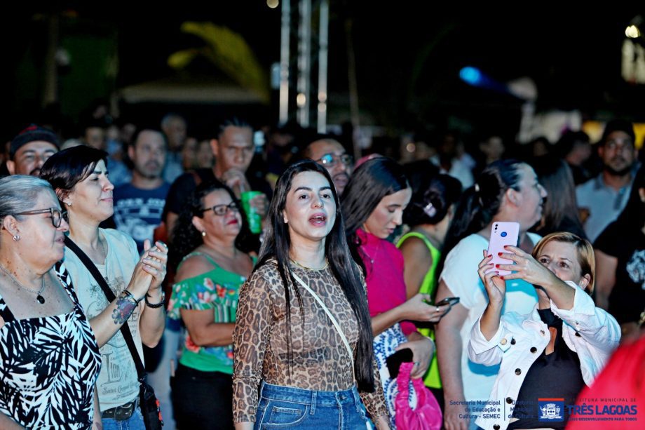FESTA DO FOLCORE – 2ª noite leva 30 mil pessoas para a NOB e é marcada por elogios à organização e parque de diversões