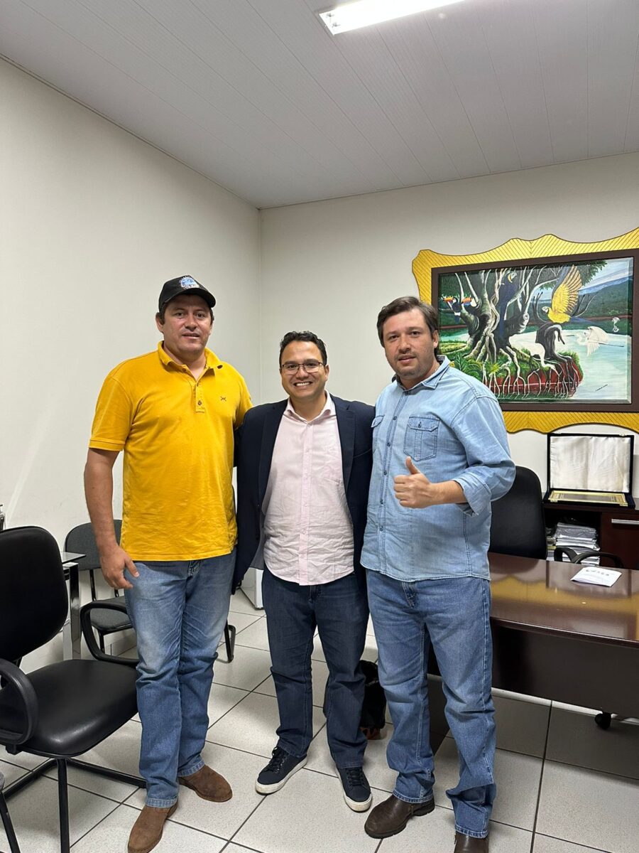 Deputado Pedrossian Neto visita Brasilândia e entrega emenda de R$ 100 mil para a saúde