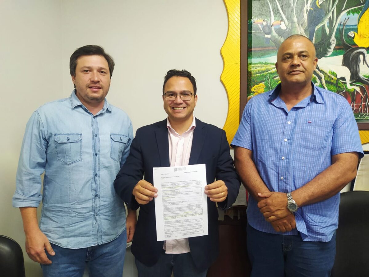 Deputado Pedrossian Neto visita Brasilândia e entrega emenda de R$ 100 mil para a saúde