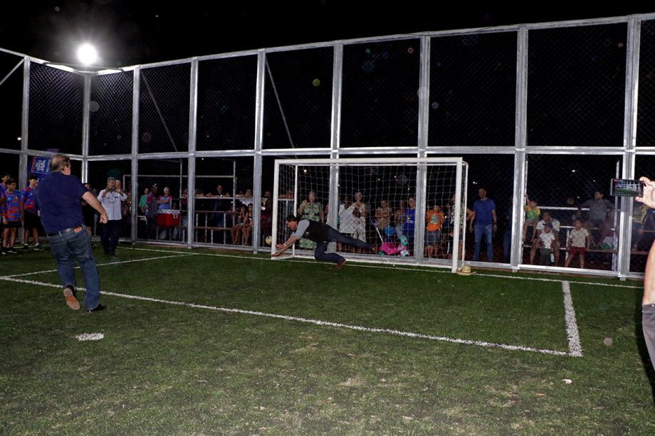 Prefeito Angelo Guerreiro inaugura a 1ª Arena MS Bom de Bola de Três Lagoas no bairro Vila Piloto