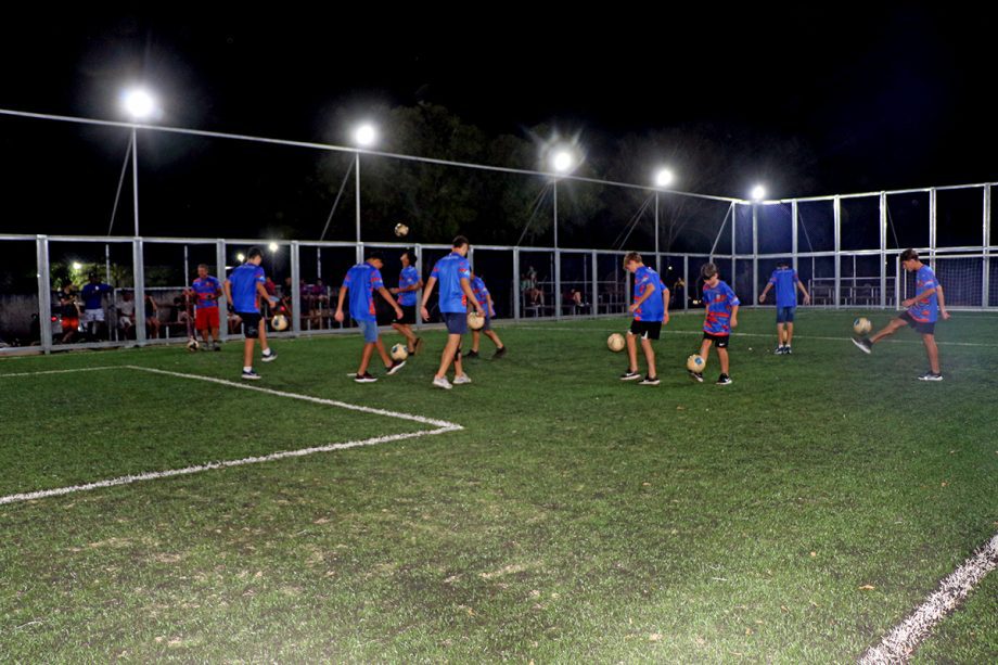 Prefeito Angelo Guerreiro inaugura a 1ª Arena MS Bom de Bola de Três Lagoas no bairro Vila Piloto