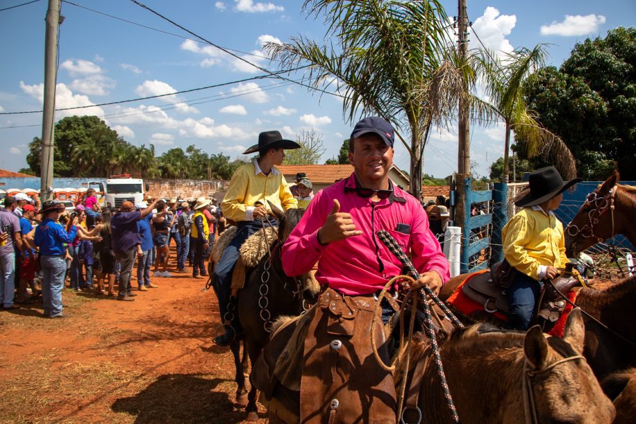 Mais de 15 mil pessoas participaram da 16º cavalgada em Arapuá