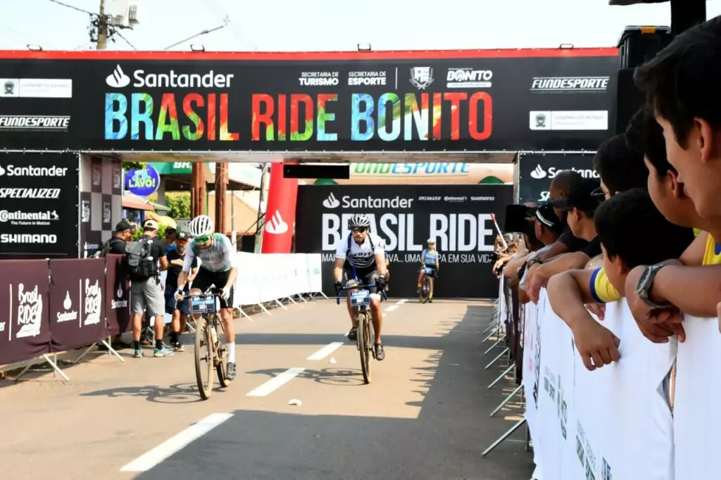 Com três dias de prova, Brasil Ride retorna a Bonito e reúne mais de mil ciclistas no feriadão