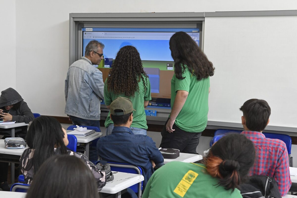Com tecnologia e inclusão, ensino público quebra paradigmas para construir escola do futuro