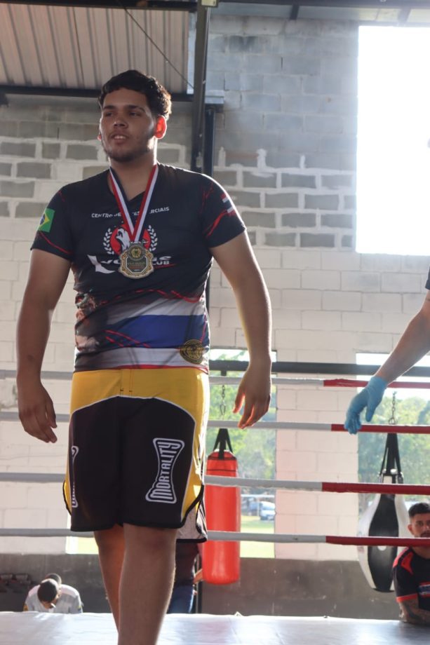 Lutadores de Três Lagoas conquistam “ouro” em competição nacional e estão classificados para Panamericano de Kickboxing na Argentina