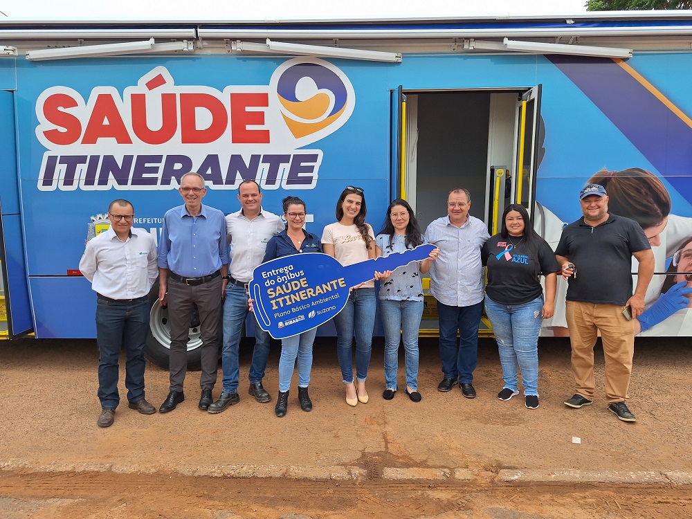 Suzano entrega ônibus equipado para levar atendimento médico a comunidades afastadas em Ribas do Rio Pardo