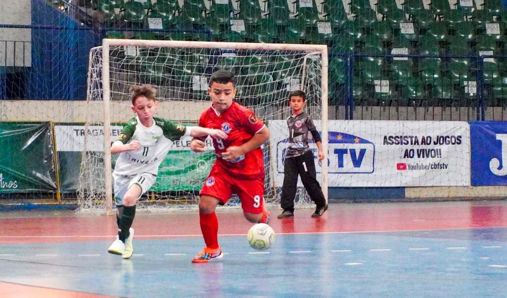 Taça Brasil Sub-10 de Futsal chega à semifinal e agita a sexta-feira no Guanandizão