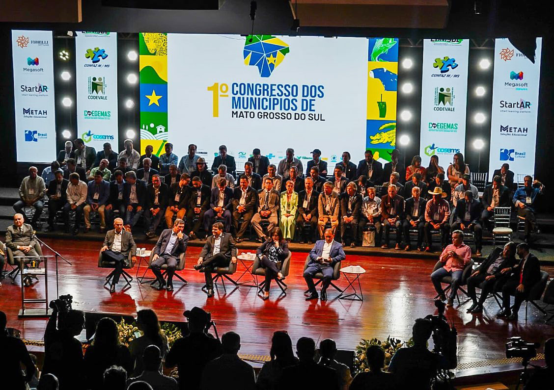 Prefeito Akira participa de Congresso dos Municípios de Mato Grosso do Sul