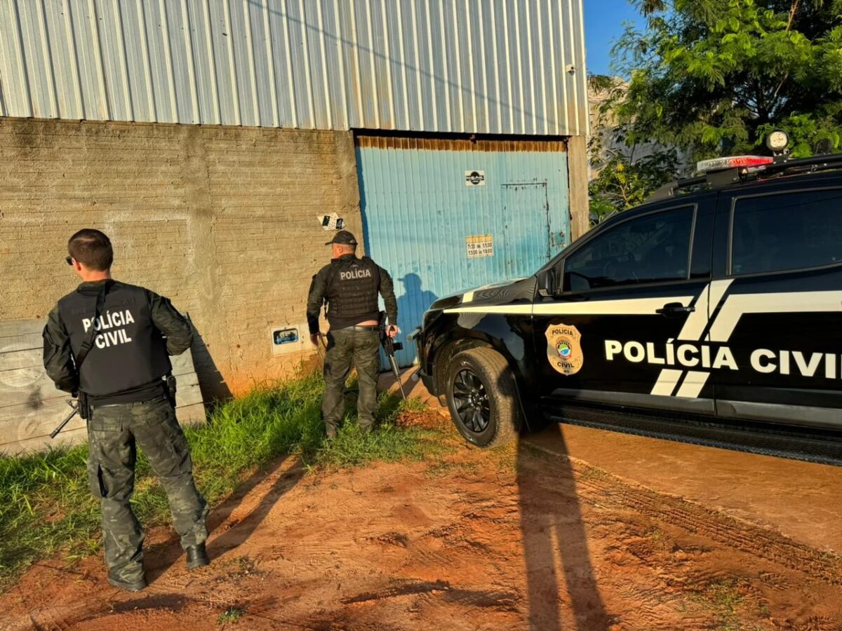 Polícia Civil deflagra operação “SILENT HILL”, prende nove pessoas e apreende dinheiro e diversas armas