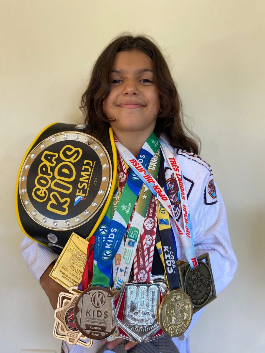 Com apenas 10 anos, atleta de Três Lagoas coleciona medalhas e quer participar de campeonato mundial de jiu-jítsu