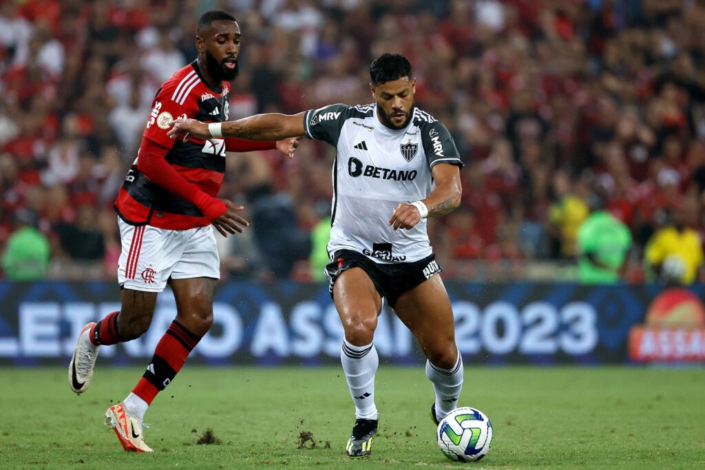 BRASILEIRÃO: Palmeiras se isola na liderança; Botafogo e Flamengo tropeçam