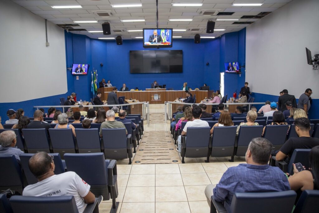 Vereadores aprovam cerca de 170 projetos durante última sessão do ano