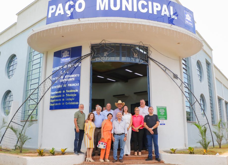 Prefeito Angelo Guerreiro inaugura Paço Municipal, asfalto da 2ª lagoa e anuncia iluminação em LED