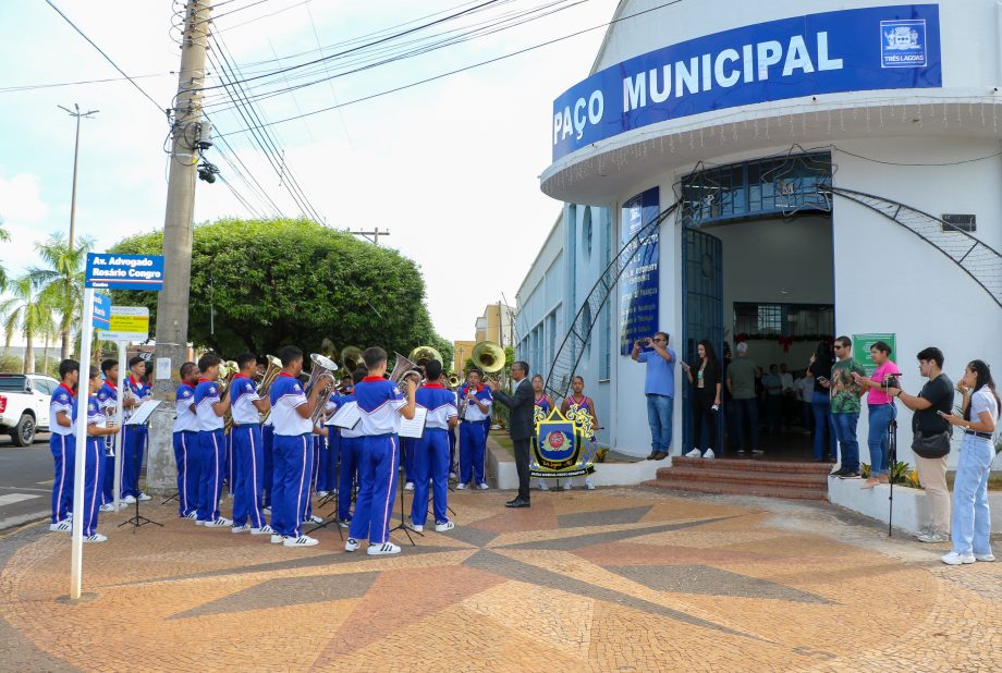 Prefeito Angelo Guerreiro inaugura Paço Municipal, asfalto da 2ª lagoa e anuncia iluminação em LED