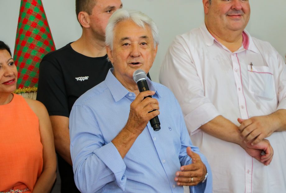 Prefeito Angelo Guerreiro inaugura Paço Municipal, asfalto da 2ª lagoa e anuncia iluminação em LED