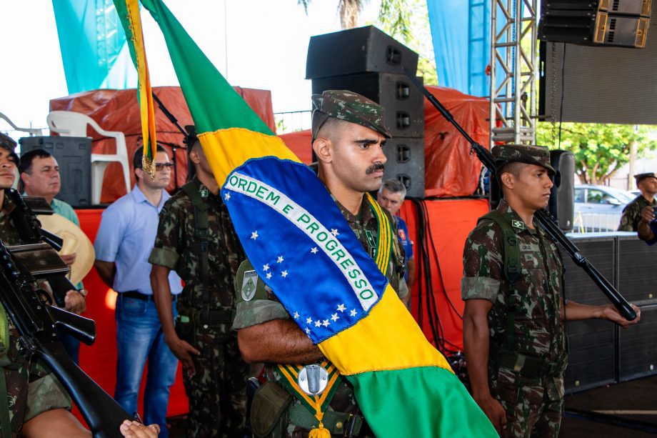 Angelo Guerreiro participa do Juramento à Bandeira da Junta Militar de Três Lagoas