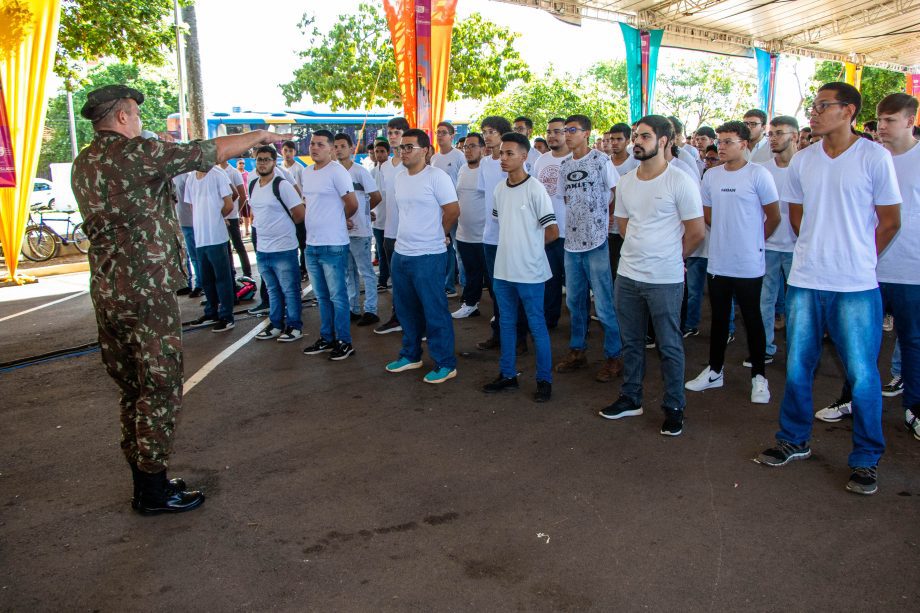 Angelo Guerreiro participa do Juramento à Bandeira da Junta Militar de Três Lagoas