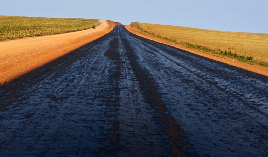 Pavimentação de rodovias no sudoeste de MS integra regiões e cria conexão com a Rota Bioceânica